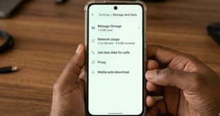 WhatsApp storage settings on an Android phone screen