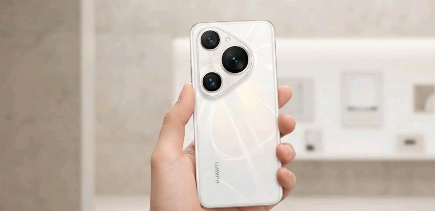 Huawei Pura 80 Pro Plus in hand