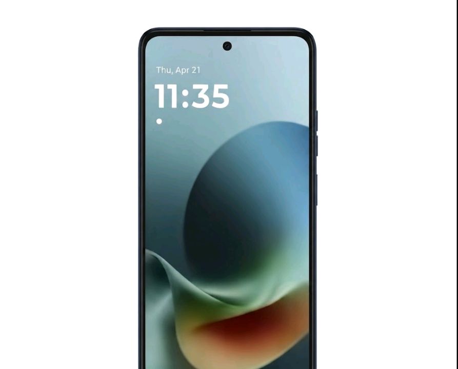 Moto G Play 2026 front display showing 120Hz panel