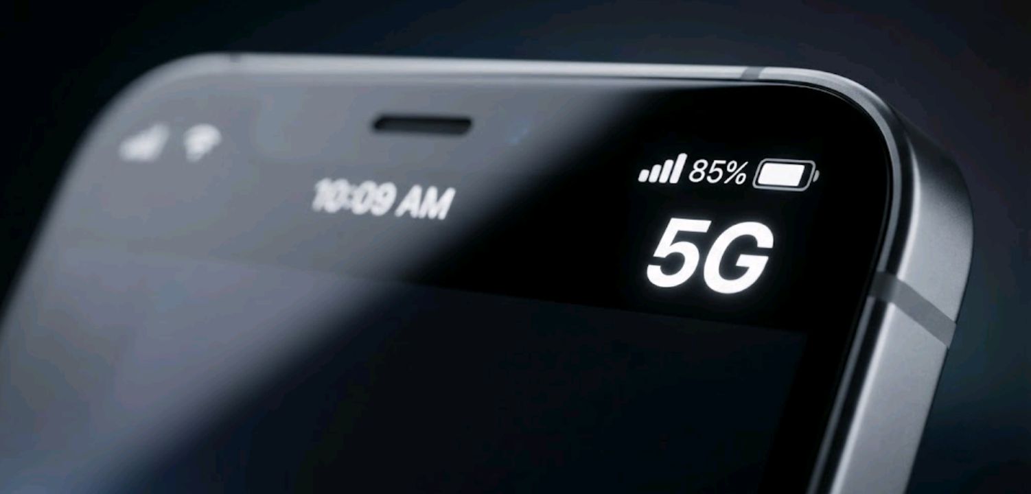 Close-up of a smartphone home screen showing 5G signal indicator