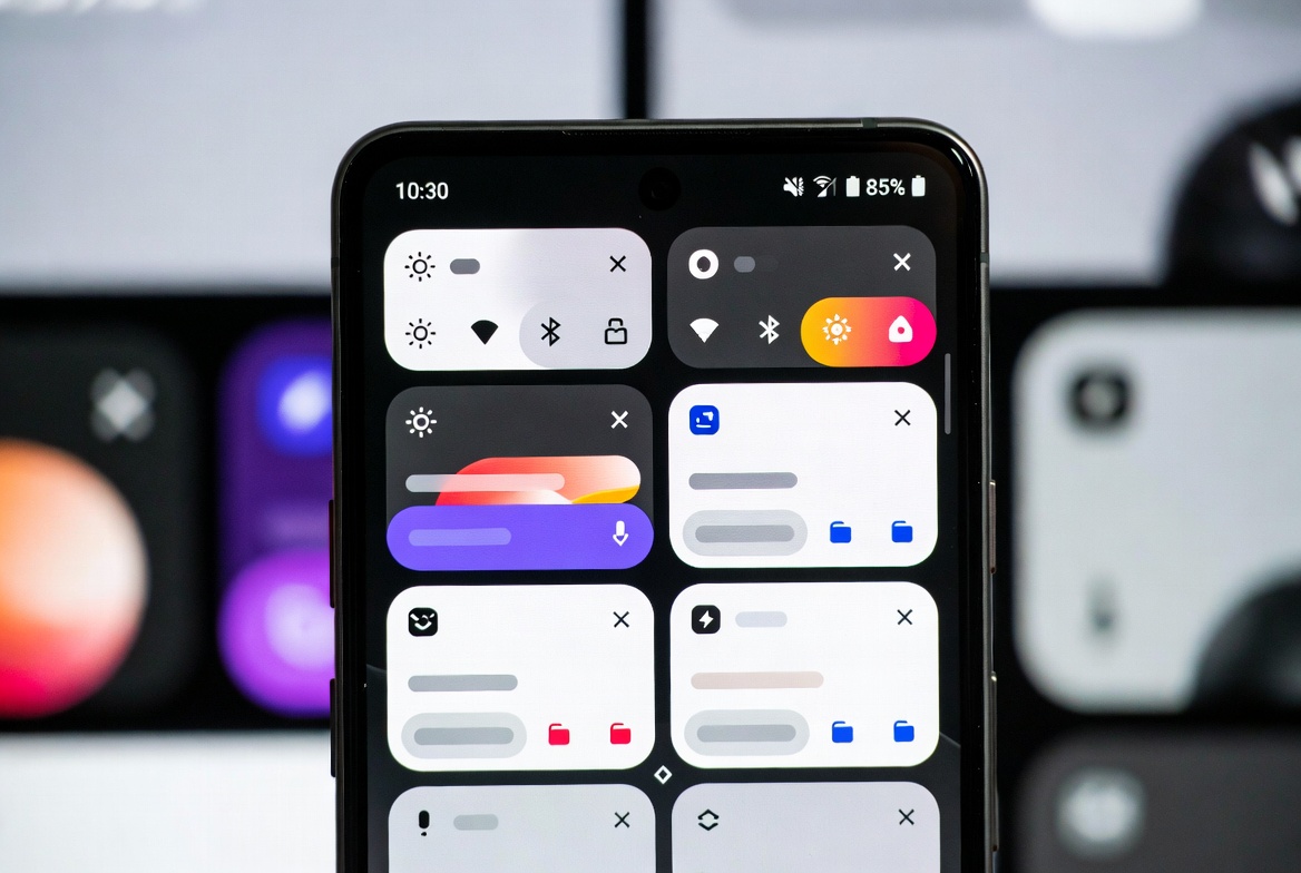 Android 16 notification panel showing grouped alerts and AI summaries