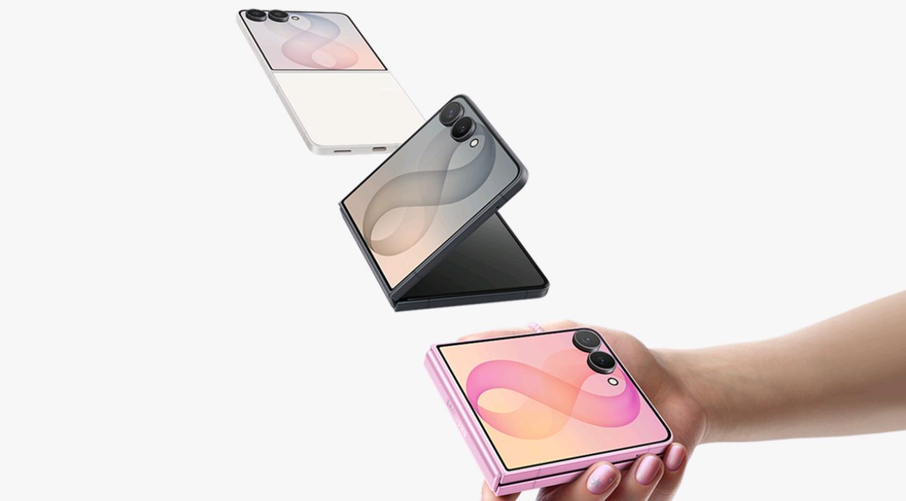 Galaxy Z Flip 8, Razr Ultra and Razr 2026 compared together