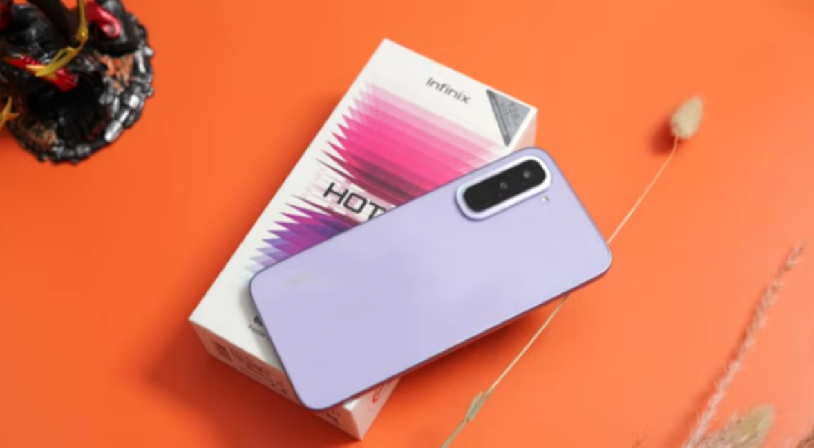Infinix Hot 70 display and design