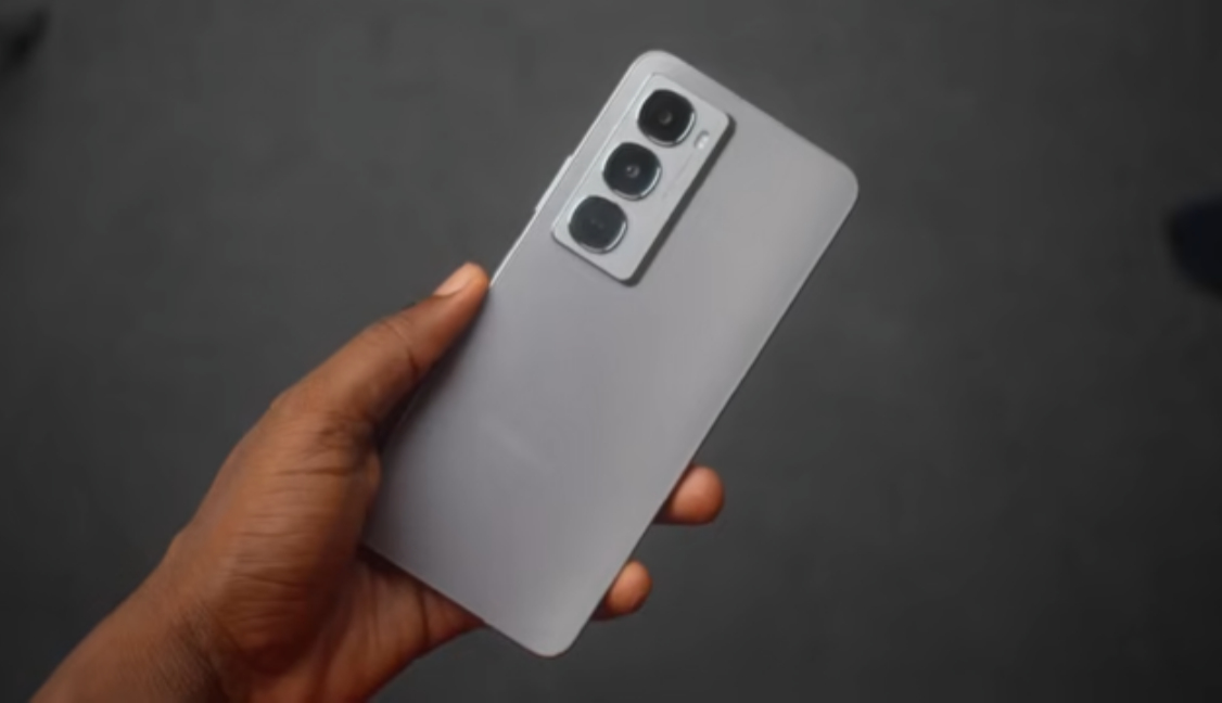 itel City 100 in Fairy Purple showing its slim 7.65mm profile