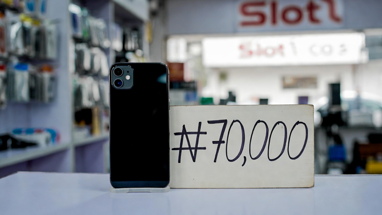 Price tag comparison chart showing mid-range vs flagship phone costs in Nigeria 2026