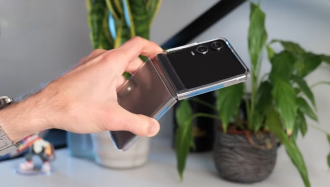 Tecno Phantom V Flip2 5G