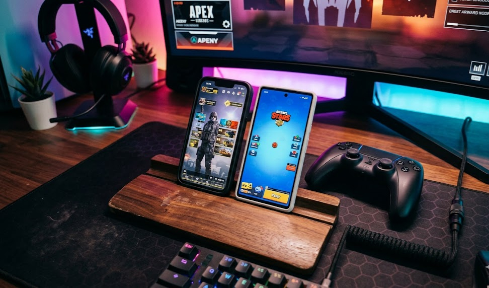 RedMagic 10 Pro and ROG Phone 9 Pro side by side on a gaming desk