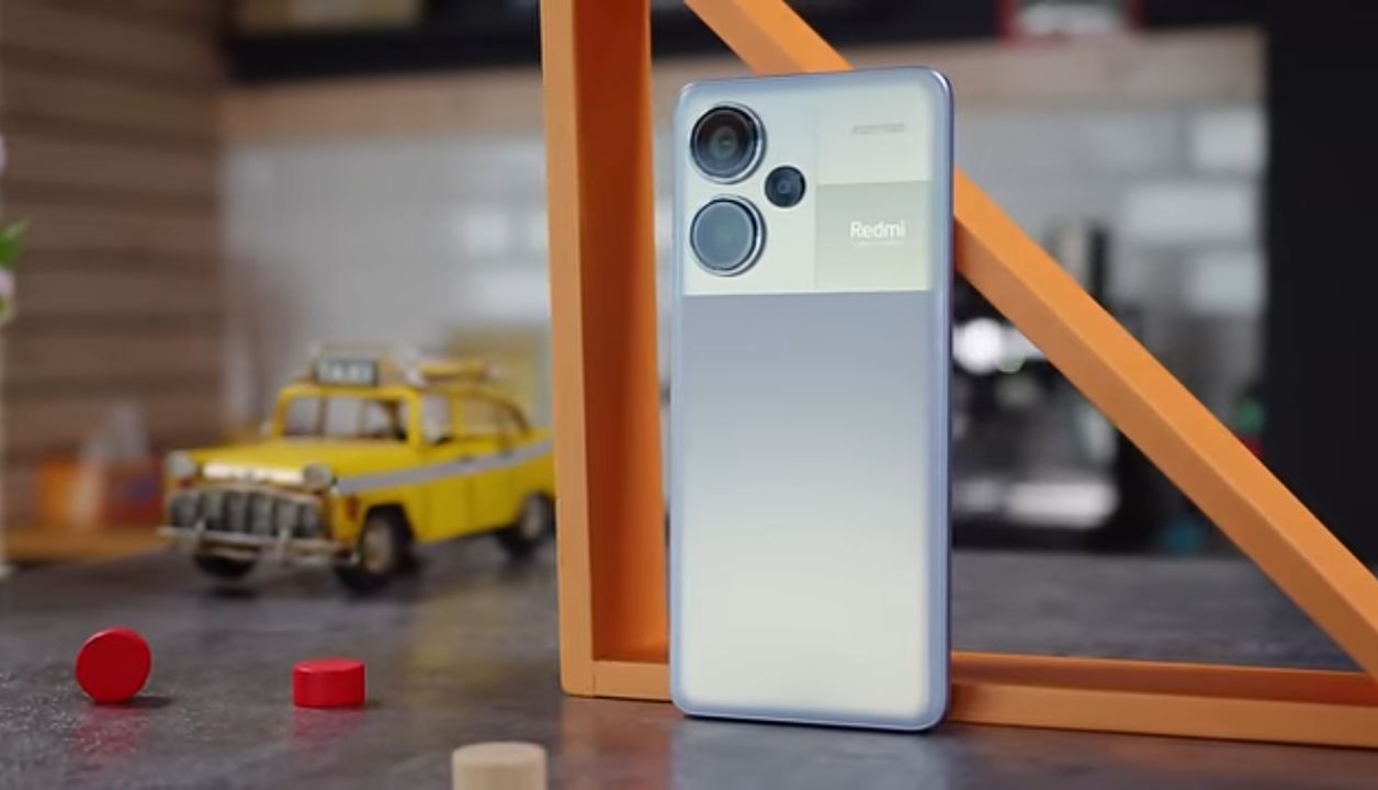 Redmi Note 13 Pro+ curved AMOLED display close-up