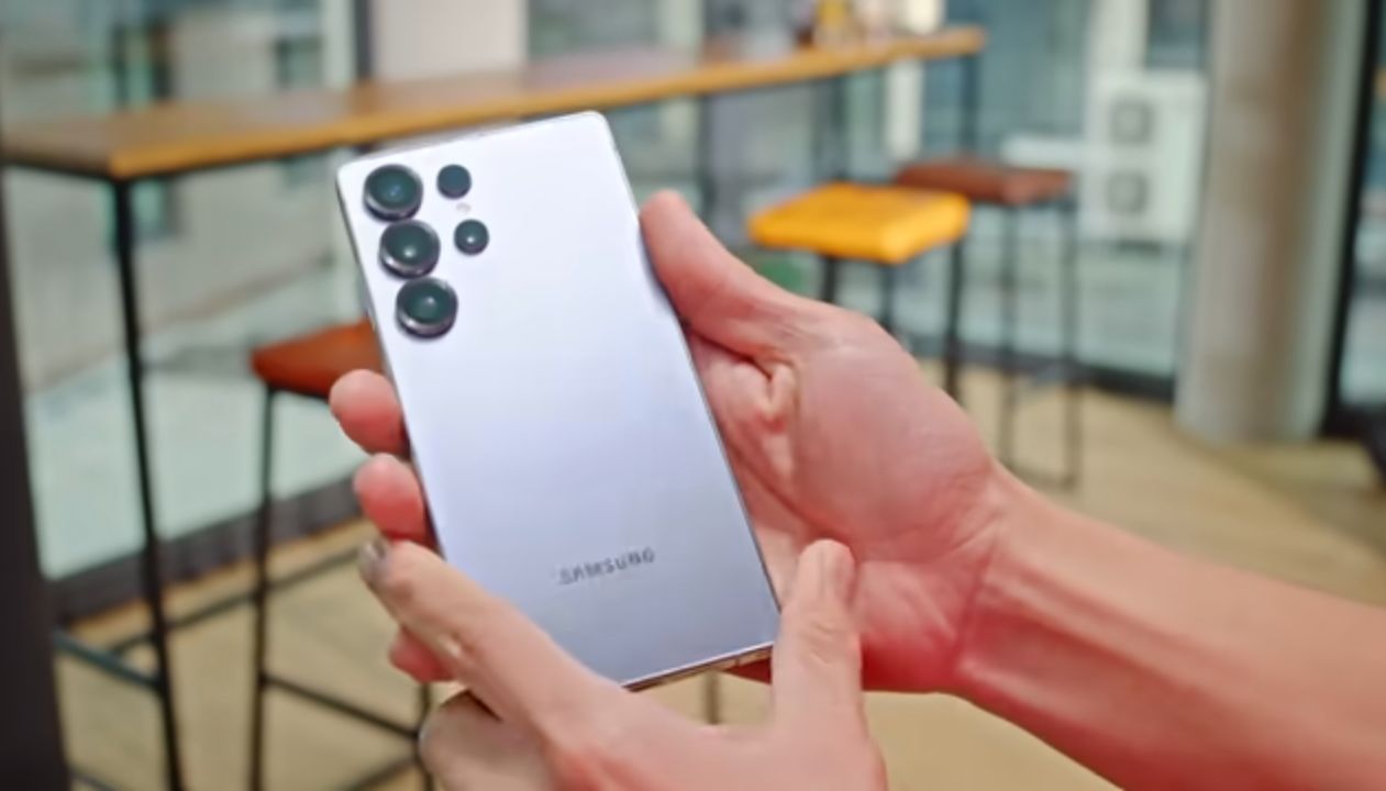 Samsung Galaxy S25 camera module close-up on a dark background