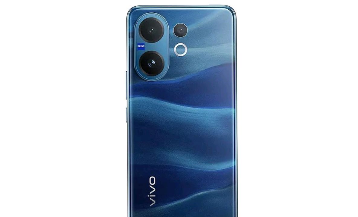 vivo V60 in Moonlit Blue showing its slim 7.53mm profile